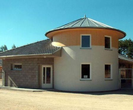 Motel Dacice Luaran gambar